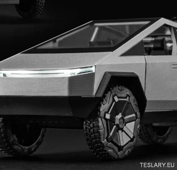 Accessoires Tesla : Découvrez le Cybertruck à Échelle 1:32
