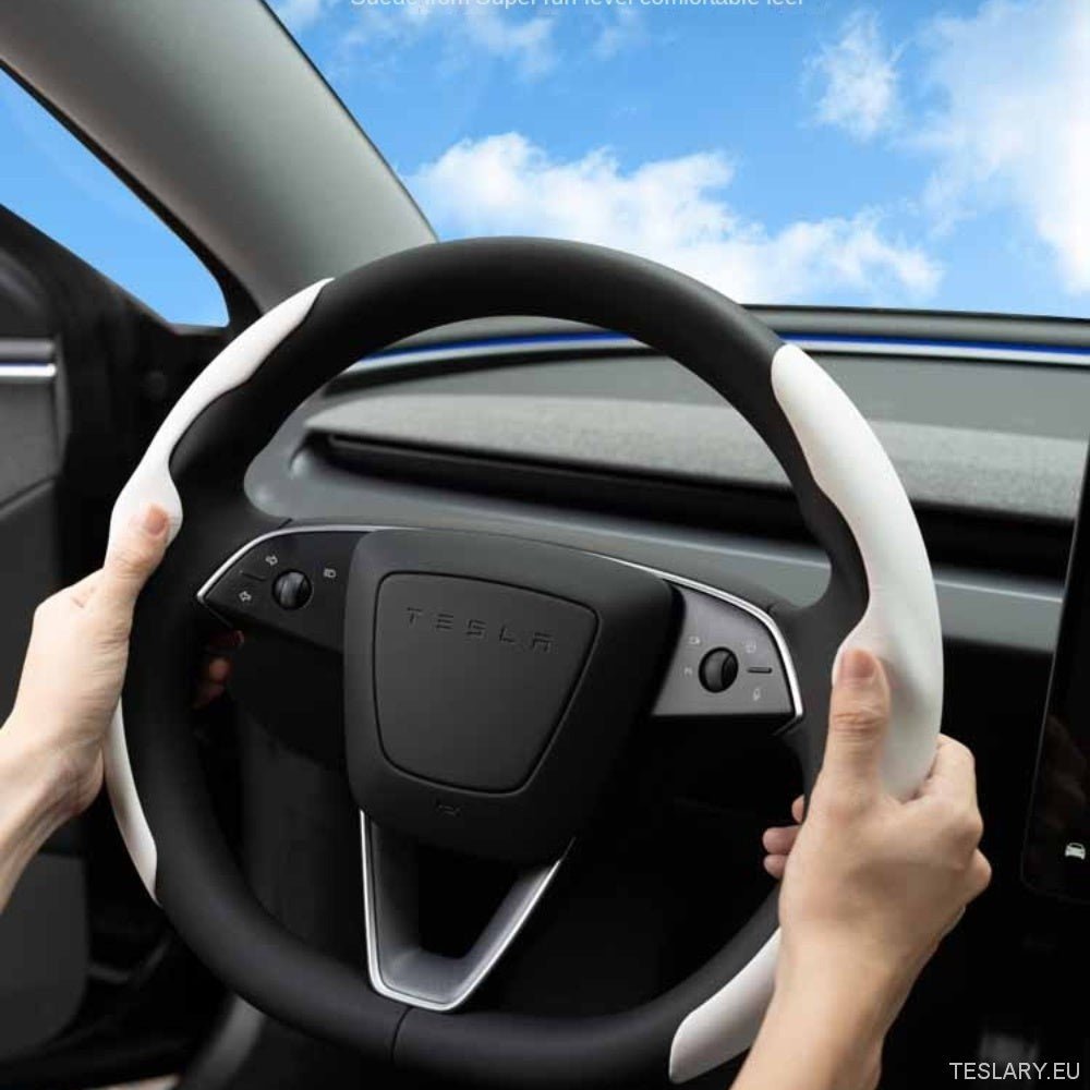 Mejora interior Tesla con volante ultra delgado