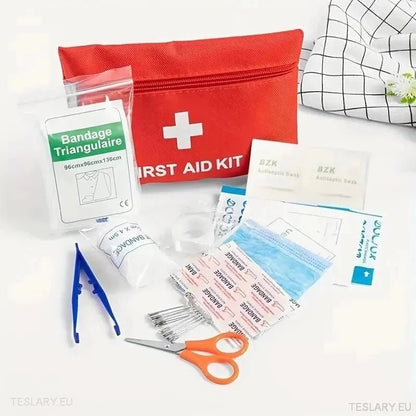 Compact Emergency First Aid Kit for your Tesla Car - TESLARY Tesla Shop Accessories Europe Nederlands Ireland Deutschland Espana Alicante France Italia