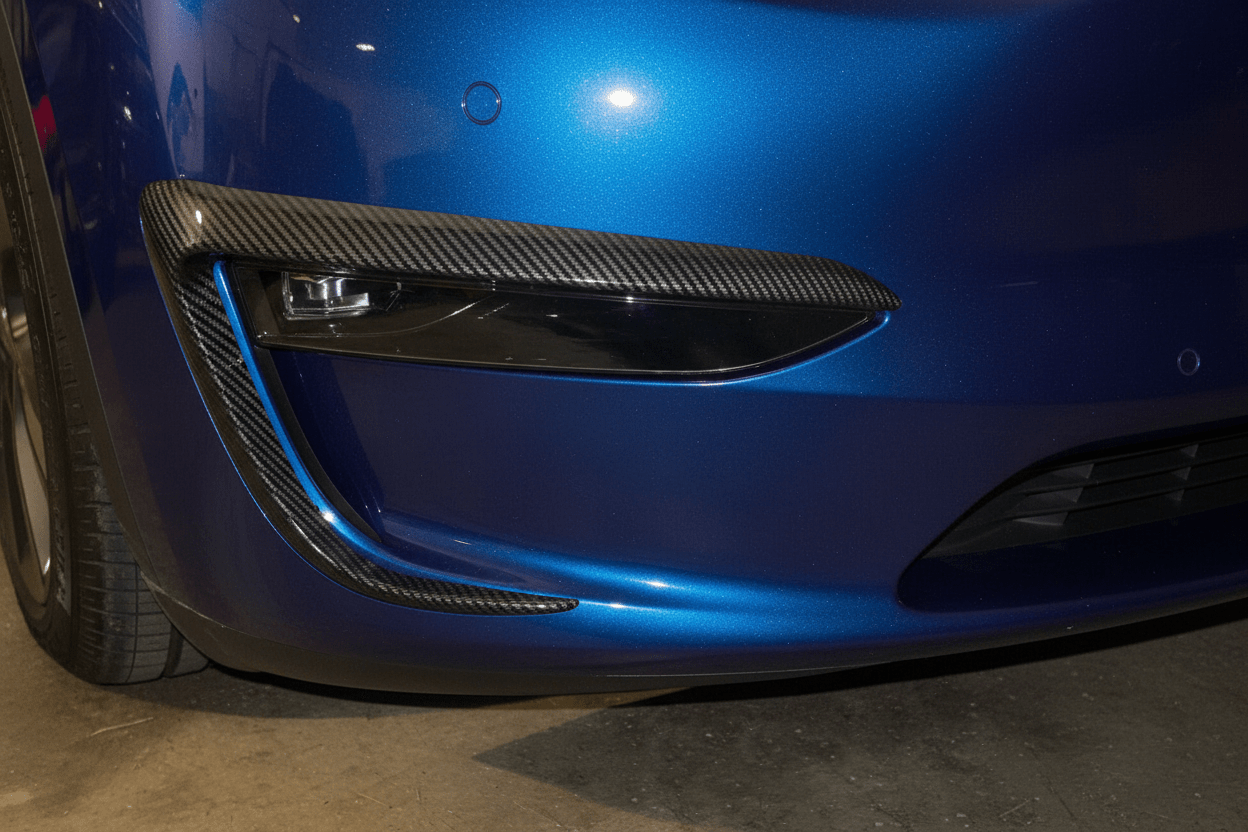 Tesla Model 3 / Y Fog Lights Wind Splitter In Carbon Black Matte and Gloss - TESLARY Tesla Shop Accessories Europe Nederlands Dublin Cork Ireland Deutschland Espana Alicante France Italia