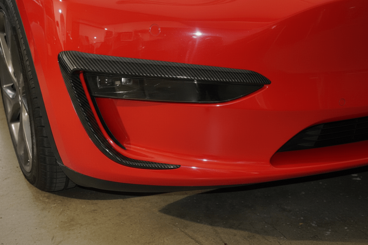 Tesla Model 3 / Y Fog Lights Wind Splitter In Carbon Black Matte and Gloss - TESLARY Tesla Shop Accessories Europe Nederlands Dublin Cork Ireland Deutschland Espana Alicante France Italia