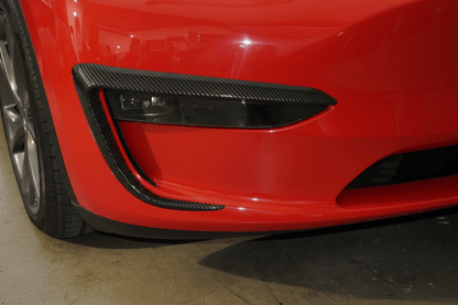 Tesla Model 3 / Y Fog Lights Wind Splitter In Carbon Black Matte and Gloss - TESLARY Tesla Shop Accessories Europe Nederlands Dublin Cork Ireland Deutschland Espana Alicante France Italia